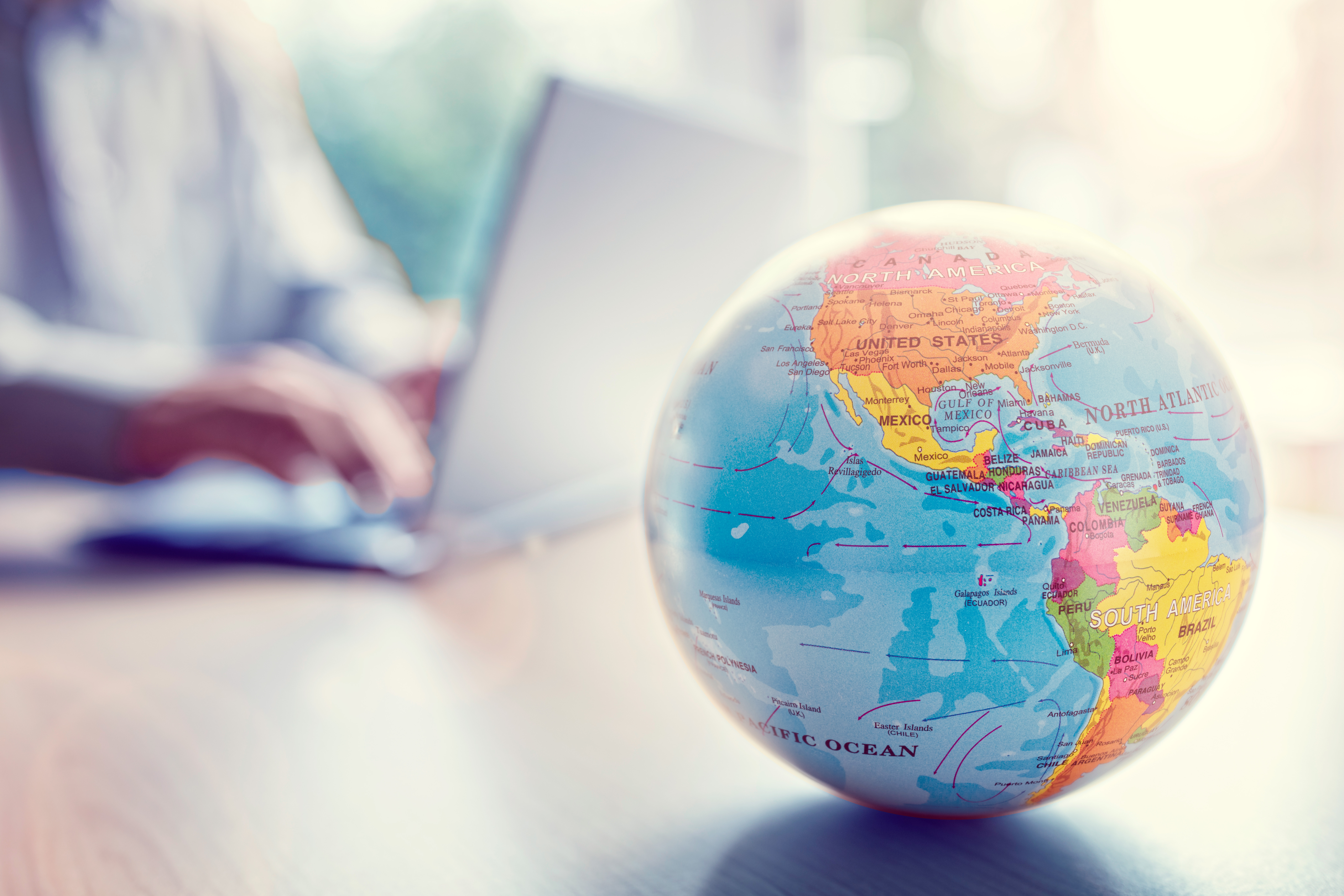 Globo terráqueo representando el aprendizaje de idiomas global